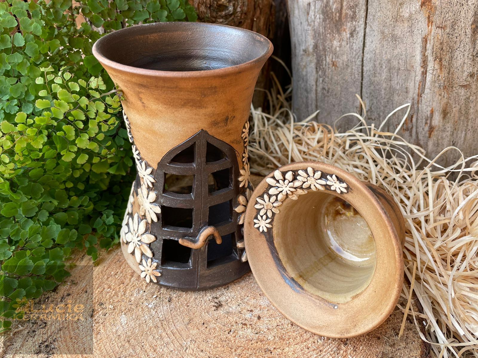 Aromalampa zúžená s vrátky rozkvetlá