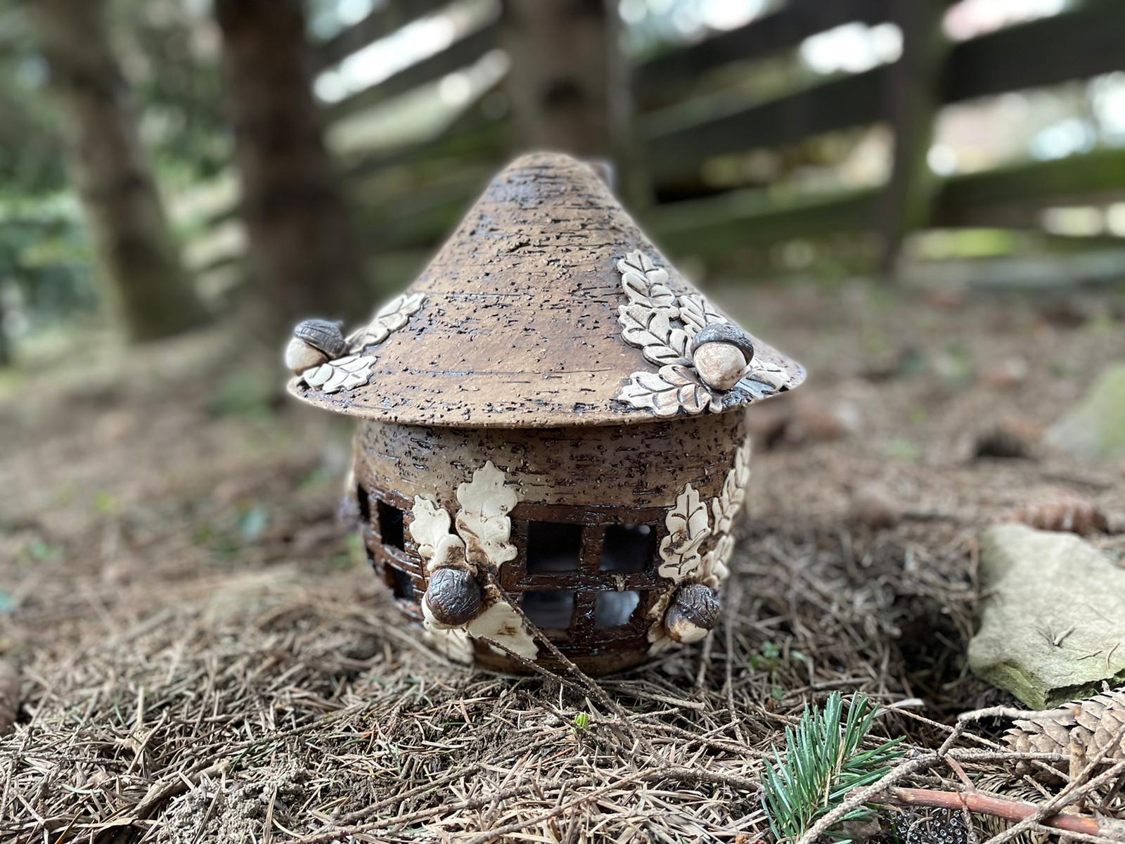 Domeček s duby přírodní 30 cm