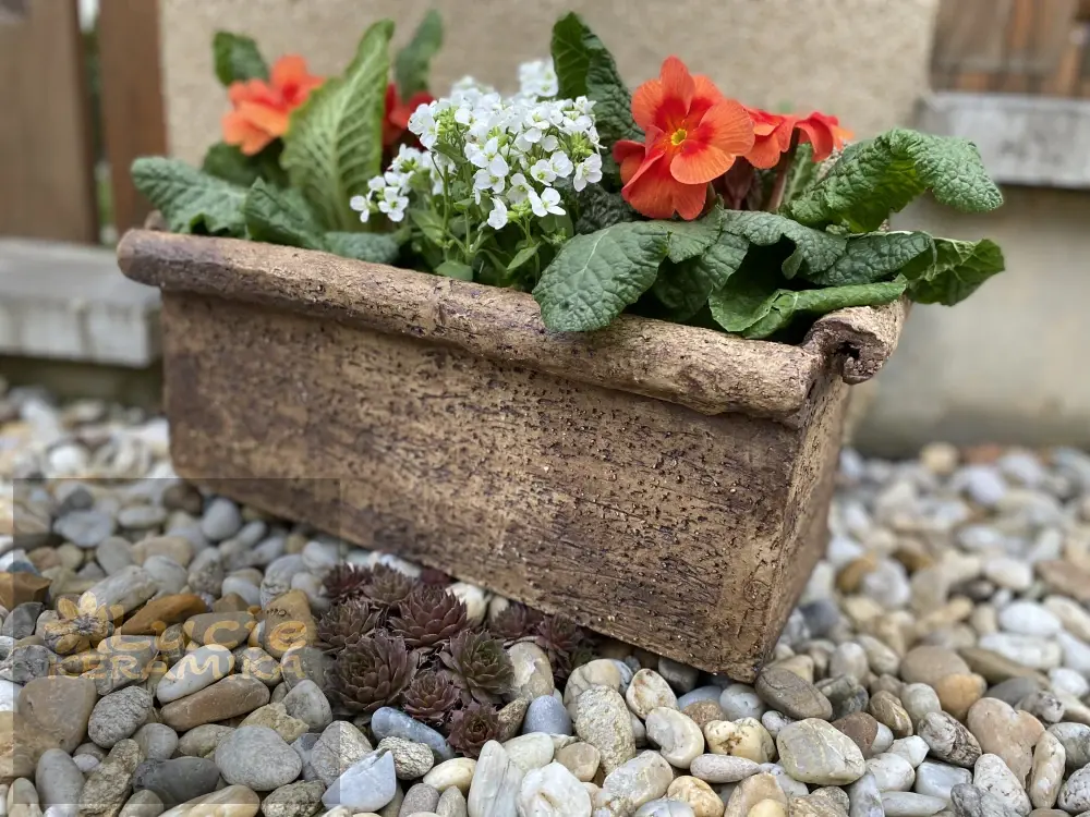 Truhlík 25 cm z hrubého šamotu