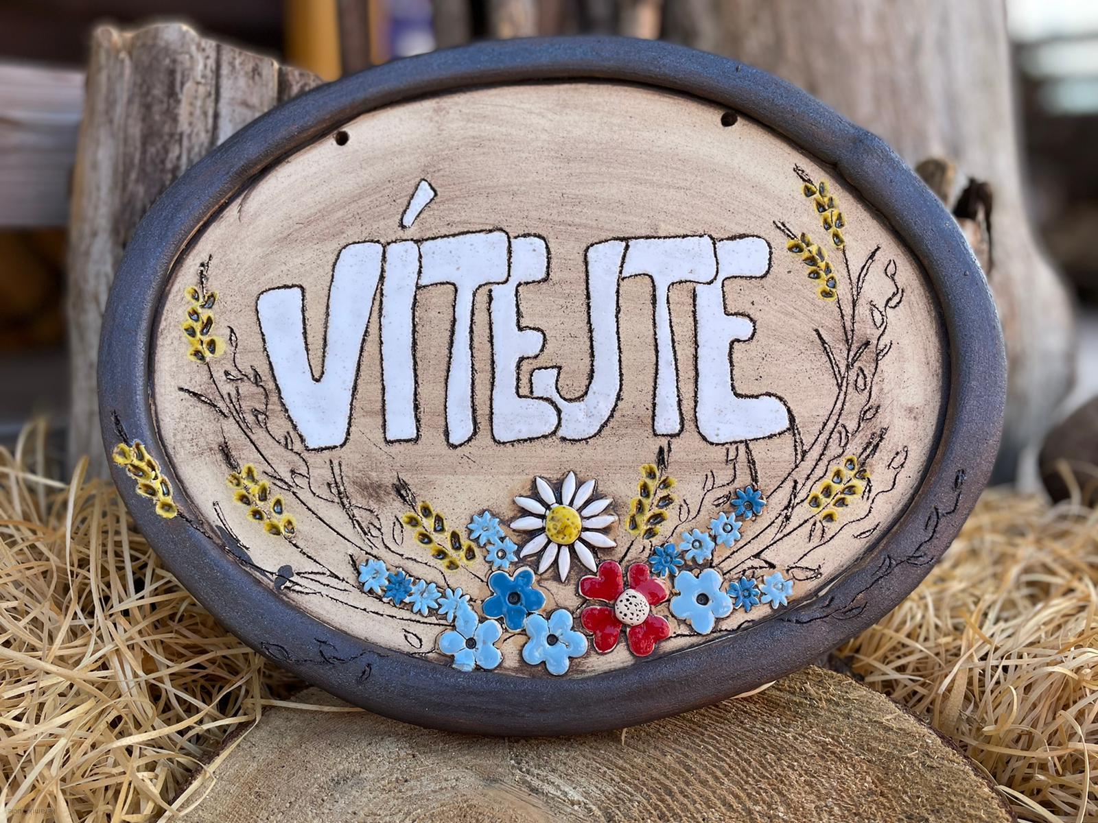 Cedule vítejte 30 cm luční kvítí s rámečkem