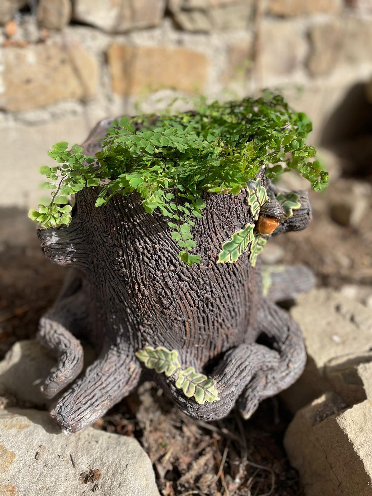 Pařez květináč s barevnými duby 20 cm