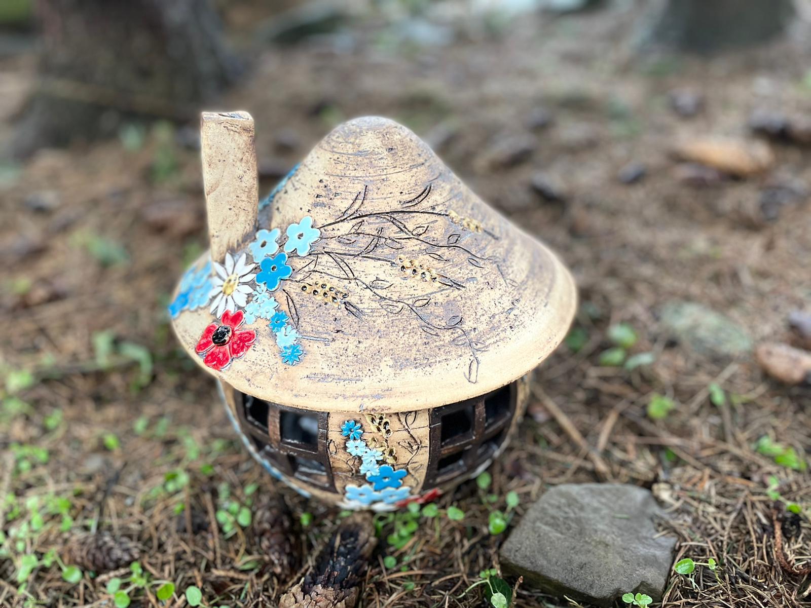 Domeček s lučním kvítím 30 cm