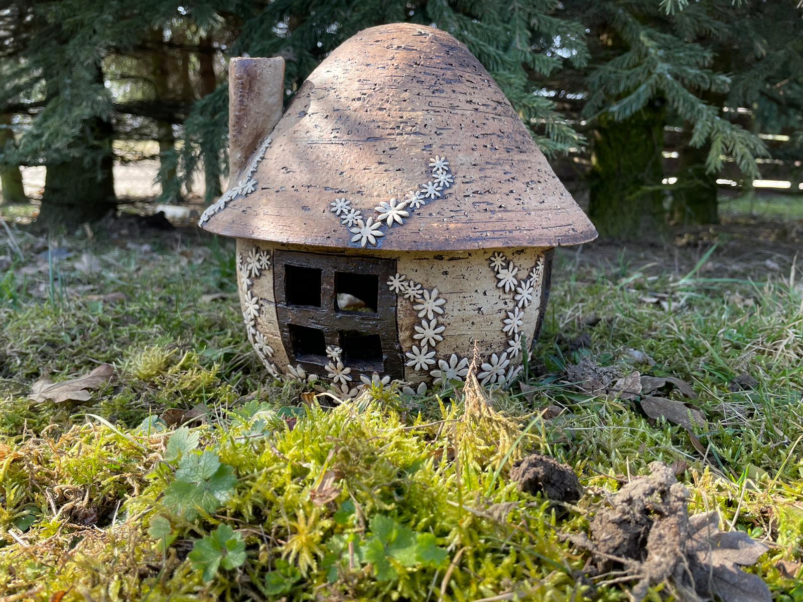 Domeček rozkvetlý 30 cm