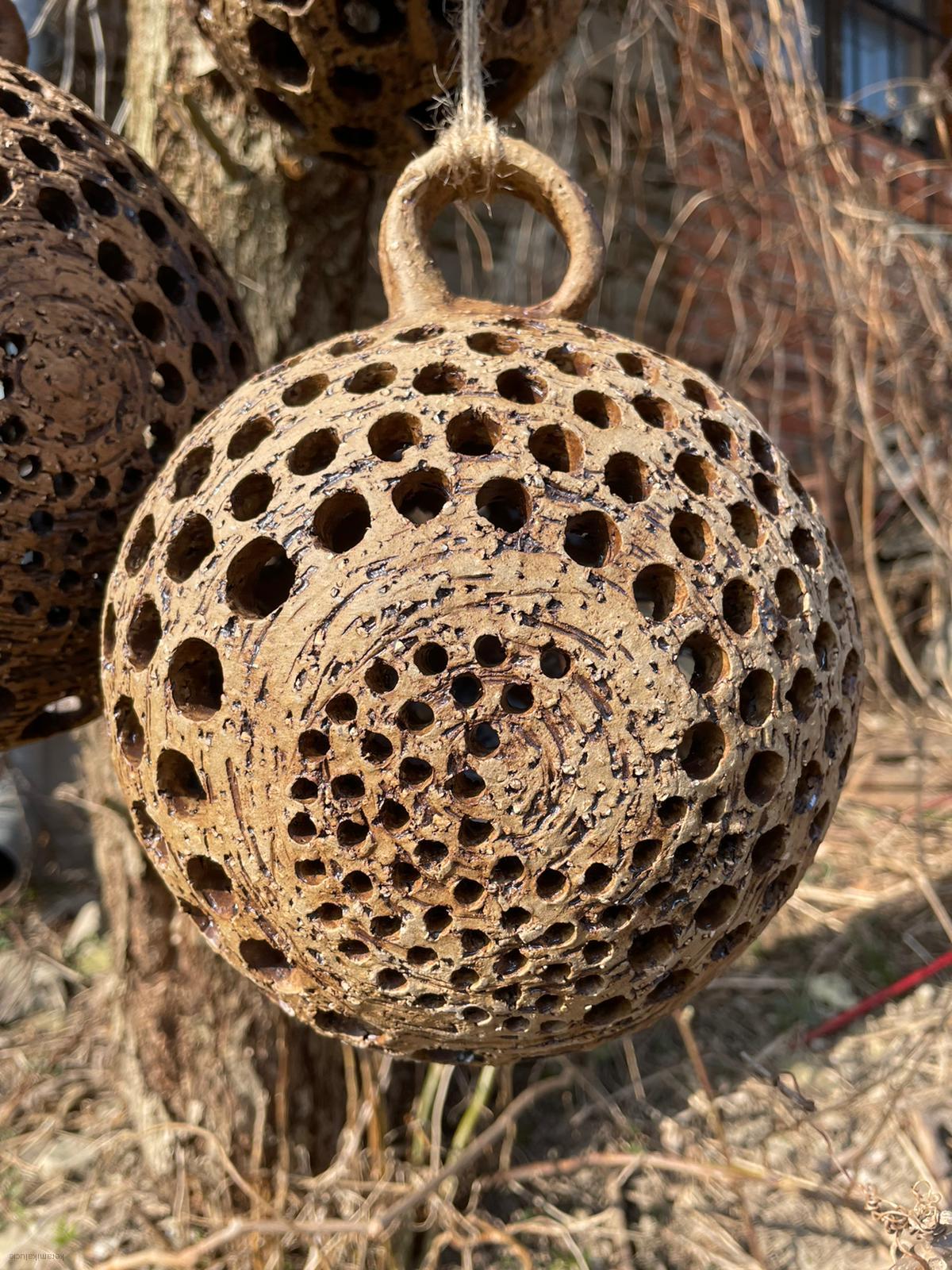 Lampion z hrubého šamotu 20 cm -  výřez spirála