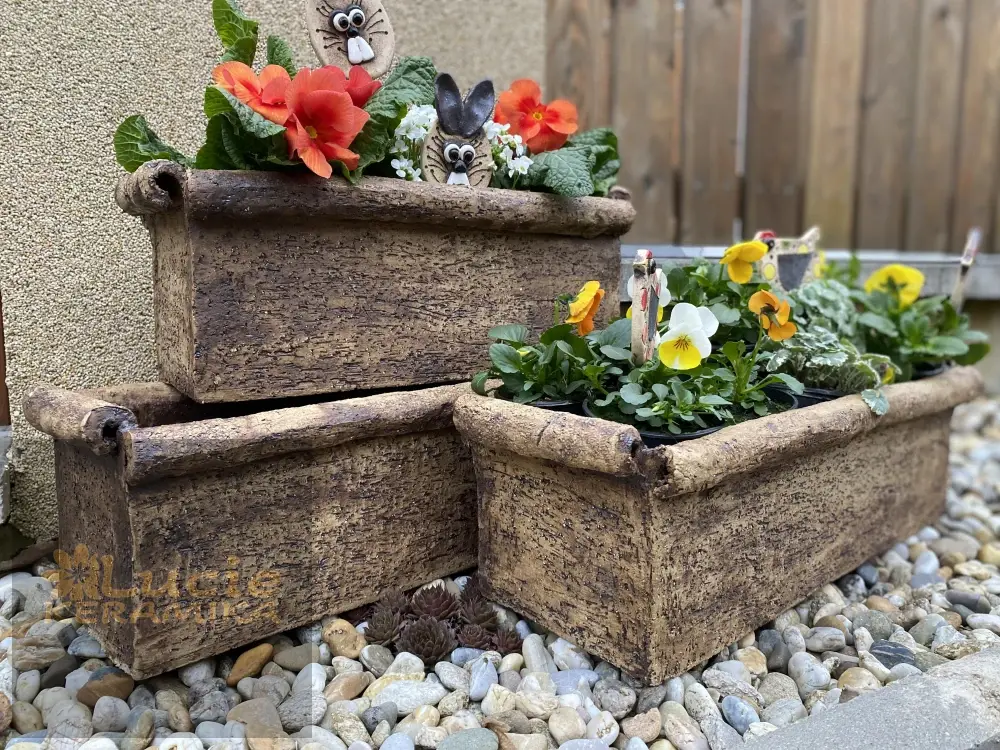 Truhlík 35 cm z hrubého šamotu